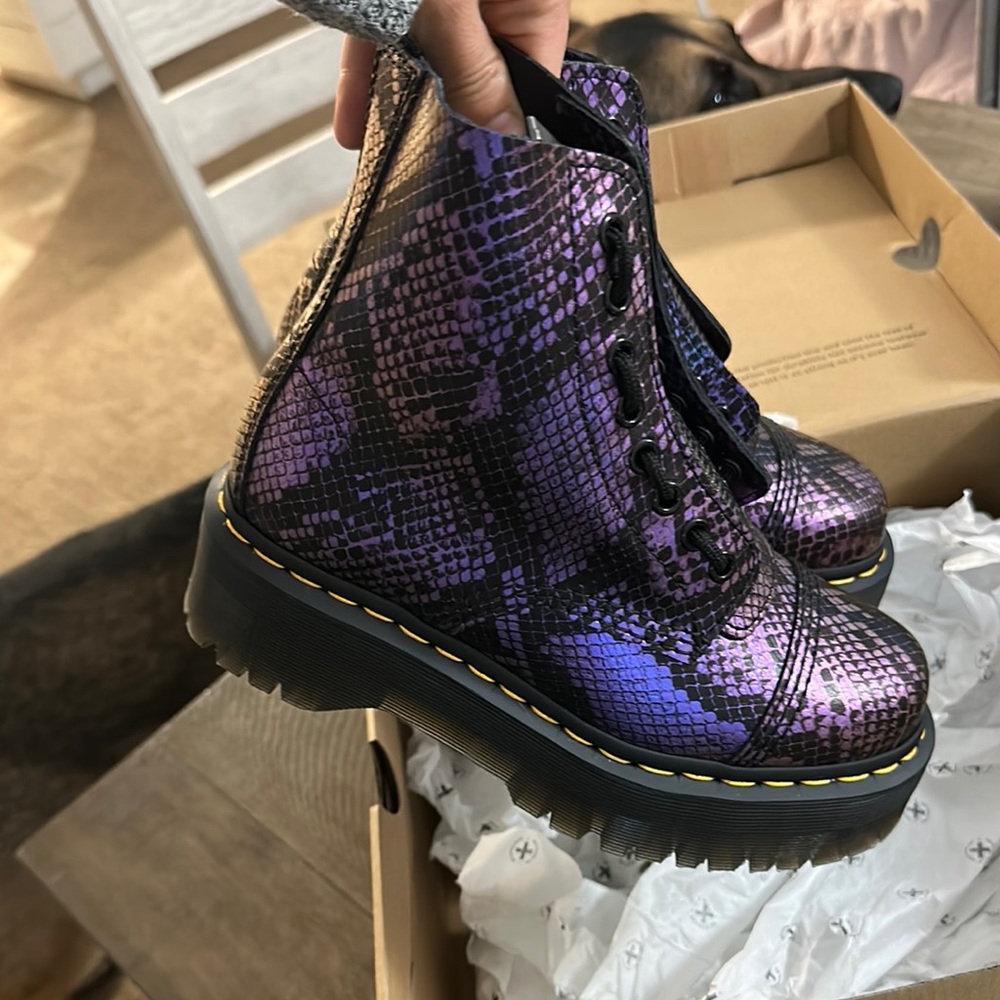 Dr. Martens Sinclairs Viper Croc Emboss (Discontinued) - Picture 4 of 13